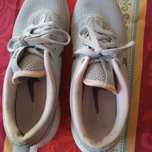 Ladies Nike sneakers